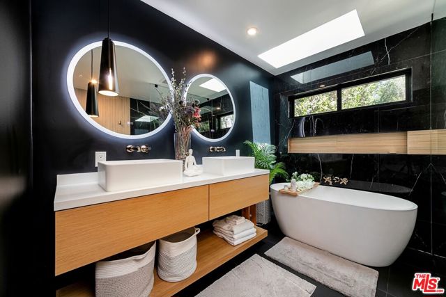 2342 S Garth Avenue, Los Angeles CA: https://media.crmls.org/mediaz/ef0afc03-9695-4af3-b392-07c3dd0d0703.jpg