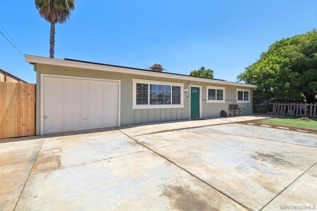 706 N Ash St, Escondido CA: https://media.crmls.org/mediaz/ef0b1ecf-2551-4d34-8890-ca06b0384d06.jpg