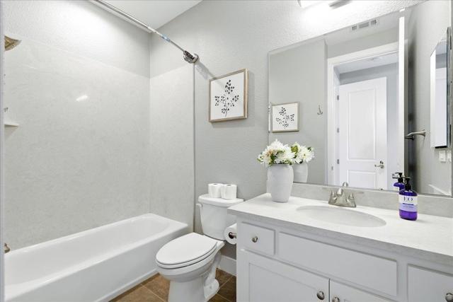 324 Cherokee Loop, Mountain View CA: https://media.crmls.org/mediaz/ef0b219d-8932-4812-8fb2-b849909753d8.jpg