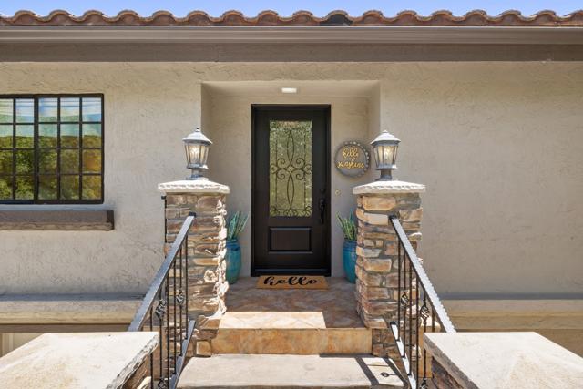 28551 Meadow Glen Way W, Escondido CA: https://media.crmls.org/mediaz/ef0b2747-dfa1-4f1b-909a-9aee0fd4f61d.jpg