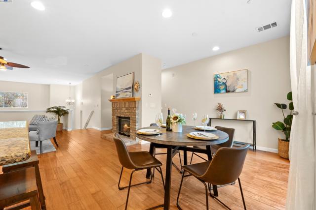 2165 Watermill Rd, San Ramon CA: https://media.crmls.org/mediaz/ef0b9134-85e9-4324-93fc-027dad7cb3f5.jpg