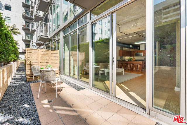 645 W 9th Street, Los Angeles CA: https://media.crmls.org/mediaz/ef0ba037-9fd8-4112-98e9-5ea1f95f6f92.jpg