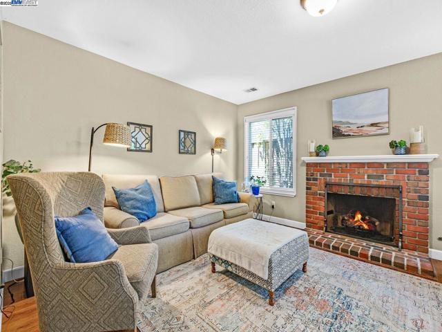 8043 Crossridge Rd, Dublin CA: https://media.crmls.org/mediaz/ef0ba88b-10a7-4a26-92e8-eecc55a01e99.jpg