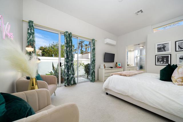 75720 Vista Del Rey, Indian Wells CA: https://media.crmls.org/mediaz/ef0baa02-6b17-412e-bb7d-ffc49e5ac5a5.jpg