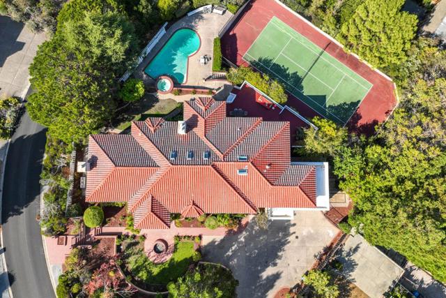 75 Eugenia Way, Hillsborough CA: https://media.crmls.org/mediaz/ef0bf096-a62b-45c0-99e0-294c2e9aac40.jpg