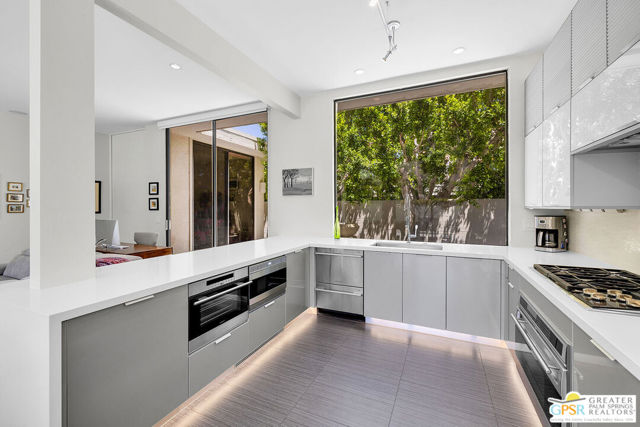 130 W Racquet Club Road, Palm Springs CA: https://media.crmls.org/mediaz/ef0c38bc-1092-4f08-b1c6-a510aa982096.jpg