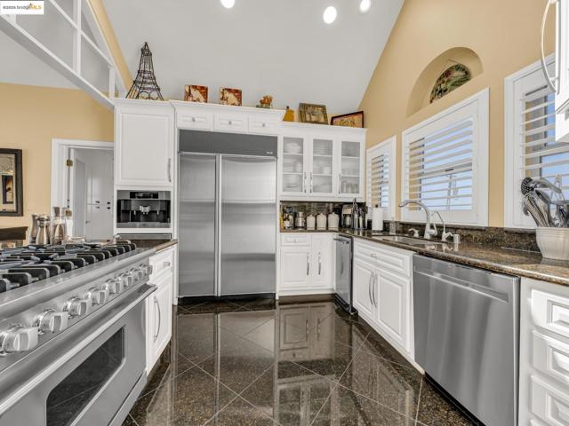 17035 TERMINOUS RD, Isleton CA: https://media.crmls.org/mediaz/ef0c3fb7-1437-4b5a-94a7-546b8f735e7f.jpg