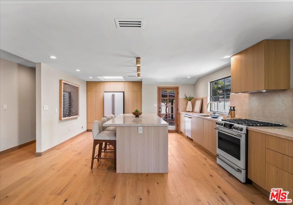 14537 Hesby StreetSherman Oaks img 12