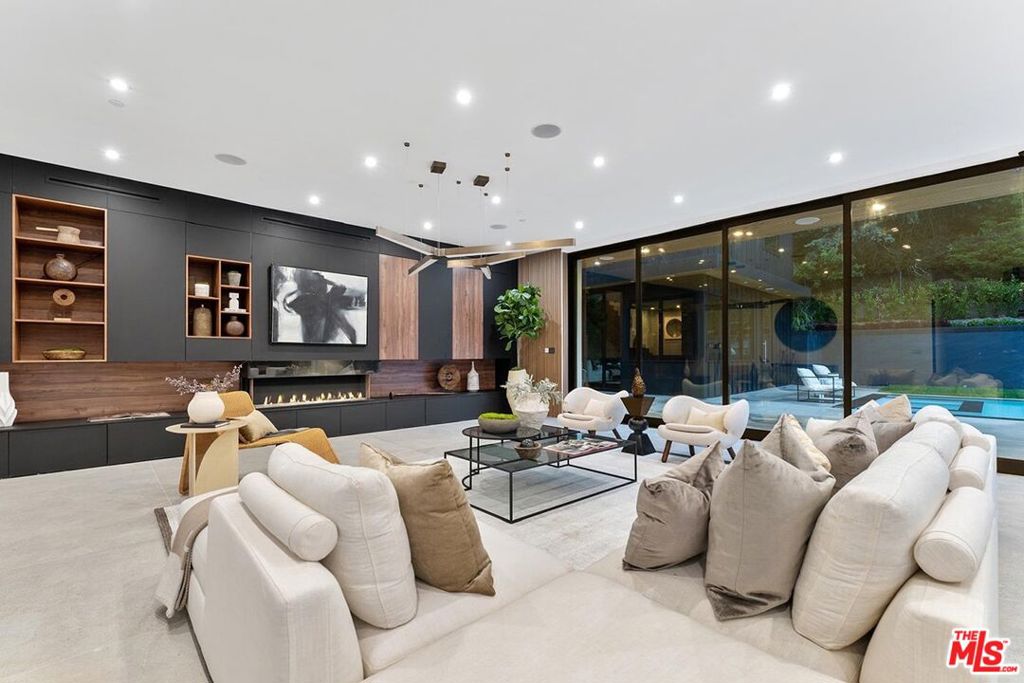 9031 Alto Cedro Drive