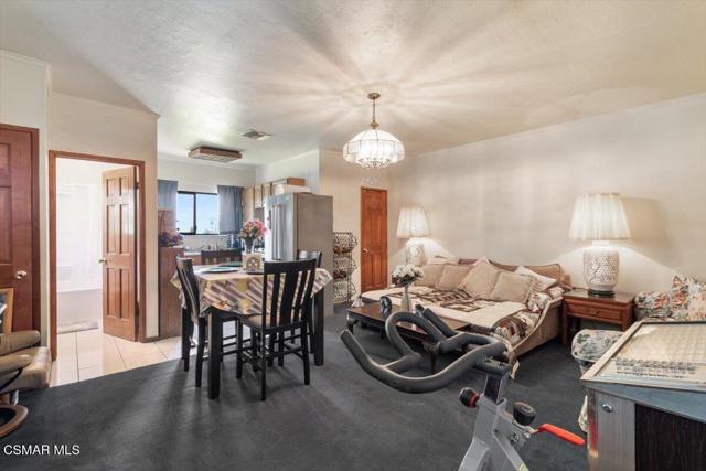 8445 Roseland Avenue, Moorpark CA: https://media.crmls.org/mediaz/ef0d6196-9e7d-4a14-a5c0-893ec5e9aae5.jpg