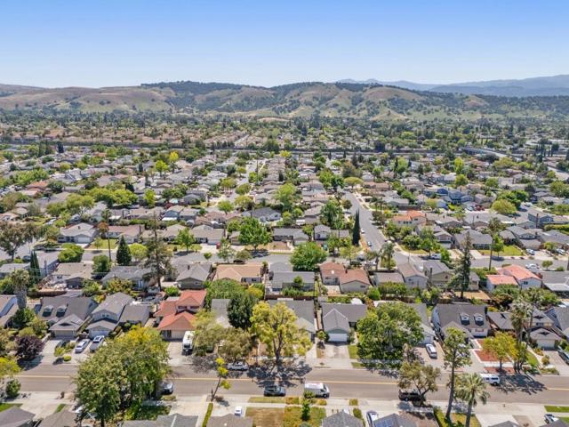 260 Bangor Avenue, San Jose CA: https://media.crmls.org/mediaz/ef0d7491-9a4f-488d-b7f1-e1efe8f076a2.jpg