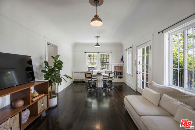 1120 W Edgeware Road, Los Angeles CA: https://media.crmls.org/mediaz/ef0daebc-cc92-4891-956f-8e9049c64c4c.jpg