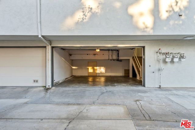 4771 La Villa Marina, Marina del Rey CA: https://media.crmls.org/mediaz/ef0e1844-d233-4f63-a2e9-b8c28e955e58.jpg