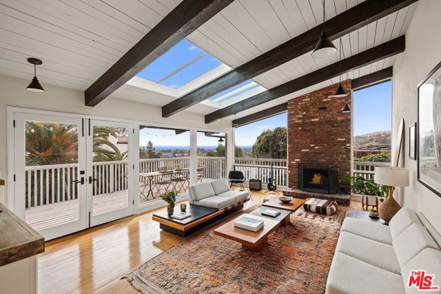3629 Serra Road photo 3