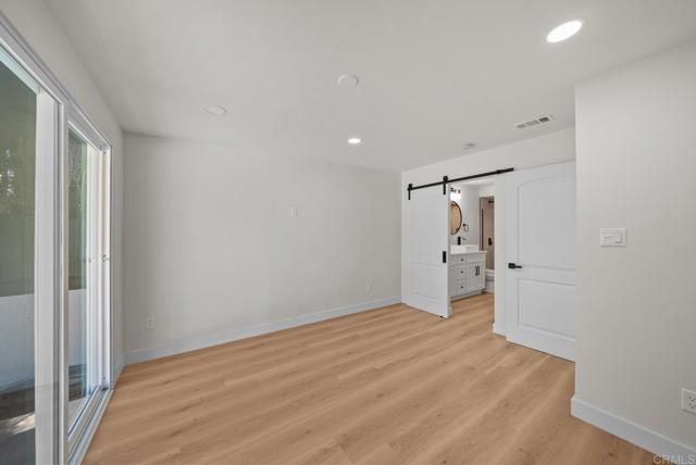 2333 Ridge View Drive, San Diego CA: https://media.crmls.org/mediaz/ef0eba66-9b1b-40ac-a333-9ce97ab16131.jpg