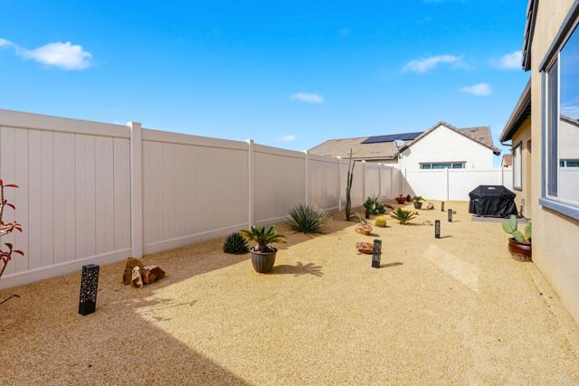 Detail Gallery Image 32 of 47 For 24067 Brison Dr, Corona,  CA 92883 - 2 Beds | 2 Baths