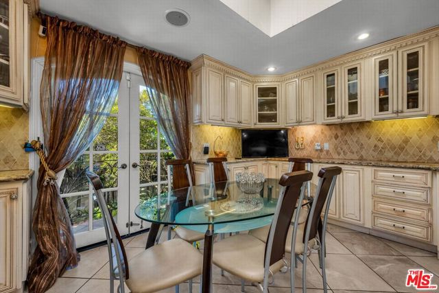 Drew Fenton | 10810 Via Verona Street Los Angeles CA | MLS: 7631190 Drew Fenton | 10810 Via Verona Street Los Angeles CA | MLS: 7631190