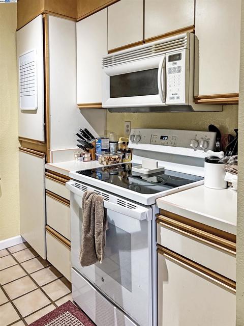 1310 Walden Rd, Walnut Creek CA: https://media.crmls.org/mediaz/ef0fbeb6-fc82-4f85-98e3-d900a680c254.jpg