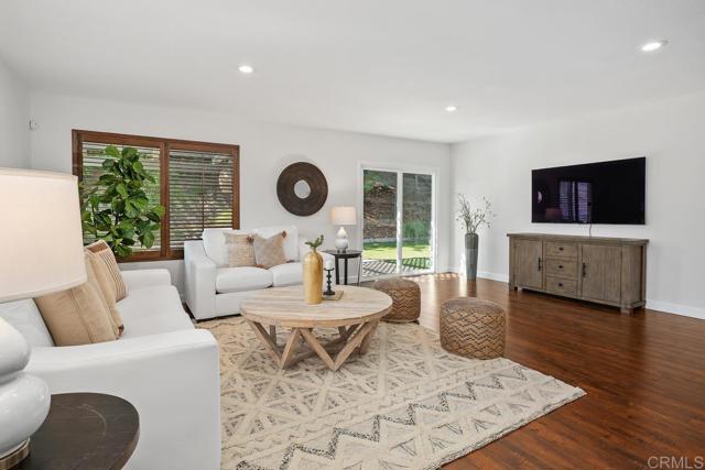 Detail Gallery Image 16 of 38 For 12940 Calle De Las Rosas, San Diego,  CA 92129 - 4 Beds | 2 Baths
