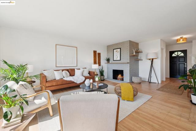 6827 Ridgewood Dr., Oakland CA: https://media.crmls.org/mediaz/ef106bdb-c3a0-4157-a443-d13607ddf5b2.jpg