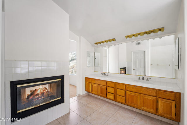 751 Trousdale Street, Oak Park CA: https://media.crmls.org/mediaz/ef10ad1e-e692-4ce6-a25d-59b2b5be295f.jpg