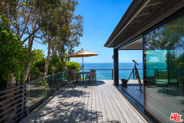 7089 Birdview Avenue, Malibu CA: https://media.crmls.org/mediaz/ef10c4fd-1a8f-4fe6-b88e-3969685753e7.jpg