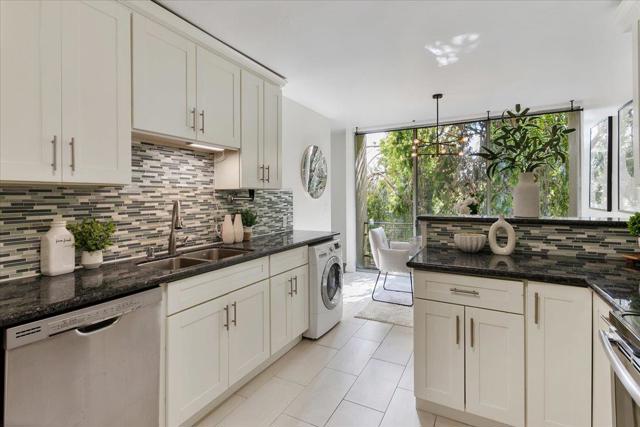 455 Grant Avenue, Palo Alto CA: https://media.crmls.org/mediaz/ef1170b8-5a22-4282-af0a-37527729cd91.jpg