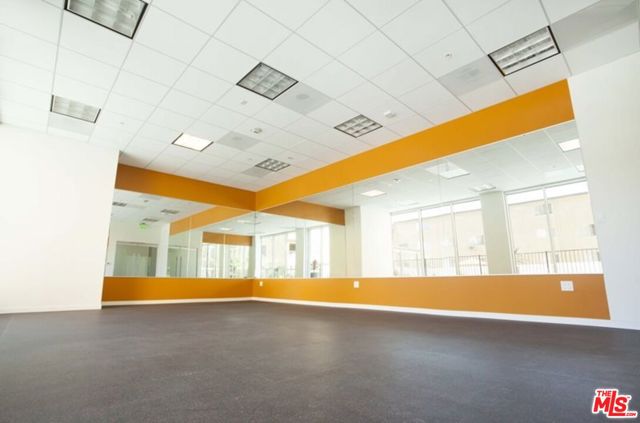 3460 W 7th Street, Los Angeles CA: https://media.crmls.org/mediaz/ef11b721-4bf6-445d-8f04-15f69f4a4978.jpg