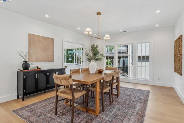 1129 WELLINGTON STREET, Oakland CA: https://media.crmls.org/mediaz/ef11cc72-c73c-45c8-9842-1de4036812af.jpg