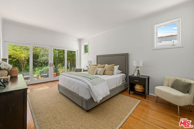 10815 Rochester Avenue, Los Angeles CA: https://media.crmls.org/mediaz/ef11f736-0df2-40d1-bef5-032058397979.jpg