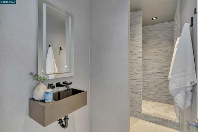 127 Caminar Way, Walnut Creek CA: https://media.crmls.org/mediaz/ef12635a-64b4-48d3-9225-042221dc7554.jpg