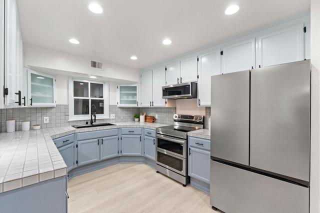 2095 Bowdoin Street, Palo Alto CA: https://media.crmls.org/mediaz/ef1291ea-0770-42ce-9b29-fbee0ed2cbe7.jpg