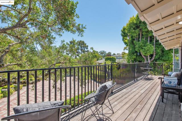 305 The Uplands, Berkeley CA: https://media.crmls.org/mediaz/ef12ed94-4248-40bf-ad07-5c4def78aadf.jpg