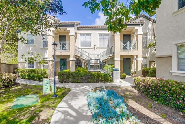 3534 Caminito El Rincon, San Diego CA: https://media.crmls.org/mediaz/ef1311f3-067a-446b-bc8e-1c34533e1692.jpg
