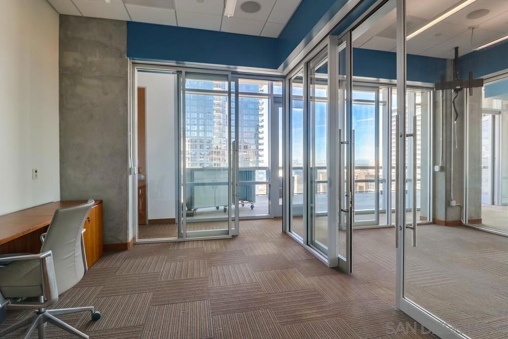 MLS #250032382SD img 12