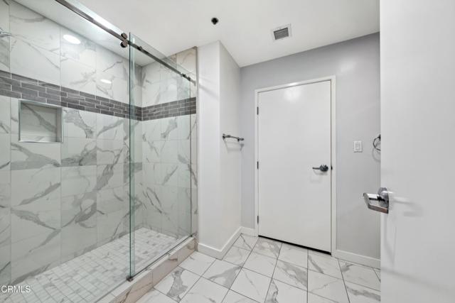645 W 9th Street, Los Angeles CA: https://media.crmls.org/mediaz/ef13e1c9-ecfd-4025-a3e1-8e312d38be61.jpg