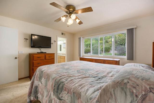 Detail Gallery Image 19 of 42 For 7413 Rowena St, San Diego,  CA 92119 - 5 Beds | 3 Baths