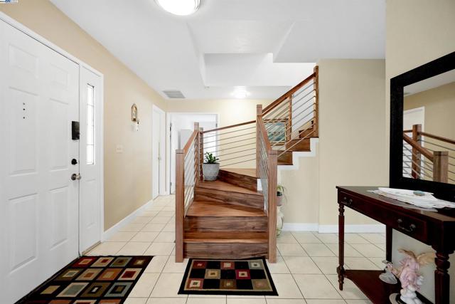 11868 Bloomington Way, Dublin CA: https://media.crmls.org/mediaz/ef158bc0-17b7-4562-80c5-3279ded0254c.jpg