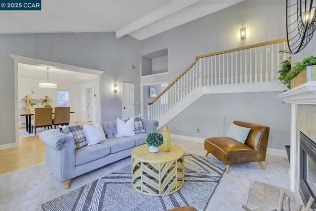 115 Shadewell Dr, Danville CA: https://media.crmls.org/mediaz/ef15fe2a-7f17-44b3-87f8-eaf2efdb5421.jpg