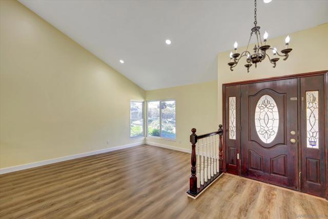 1103 Countrywood Ln, Vista CA: https://media.crmls.org/mediaz/ef167f46-deb4-4c84-9ff9-f22542d5a616.jpg