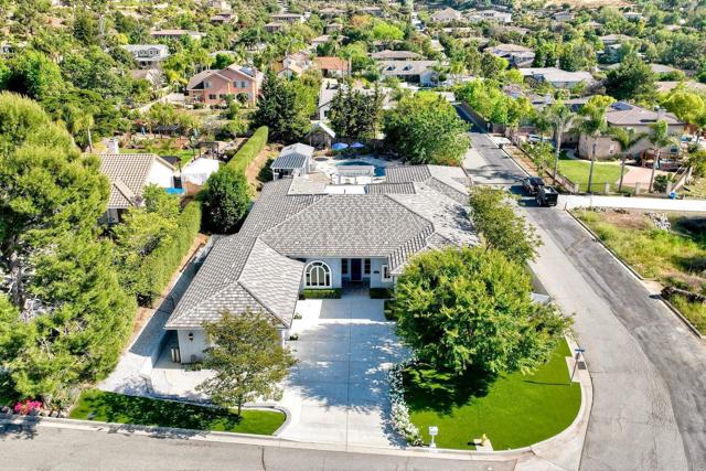 Detail Gallery Image 8 of 71 For 2507 Walinca Way, Vista,  CA 92084 - 4 Beds | 4 Baths