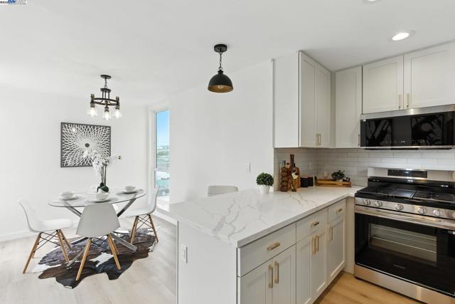 100 Byrne St, Daly City CA: https://media.crmls.org/mediaz/ef174733-64ac-4c83-8ad0-9fd87ea89745.jpg