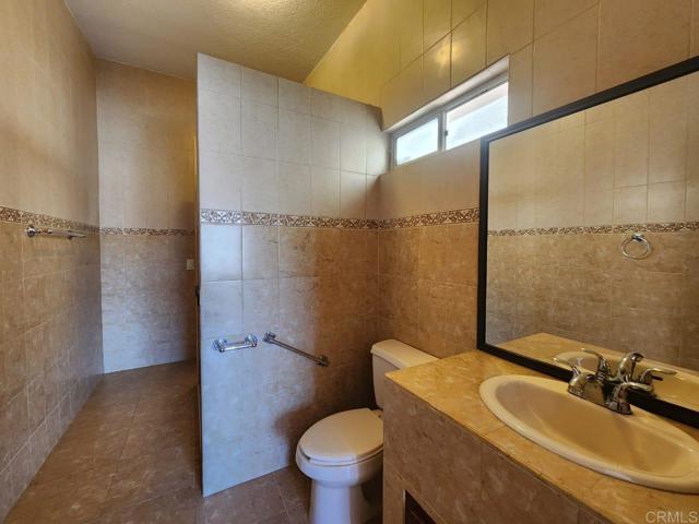 Detail Gallery Image 11 of 17 For 388 Toledo, Ensenada, Baja, Mexico., –,  CA 22870 - 4 Beds | 4 Baths