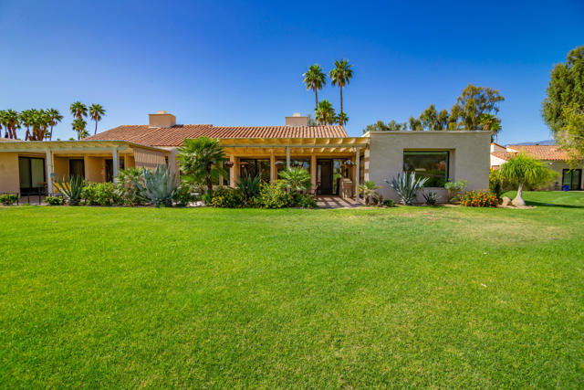 628 Hospitality Drive, Rancho Mirage CA: https://media.crmls.org/mediaz/ef183b44-6e12-43a7-a2ba-321122ace91d.jpg