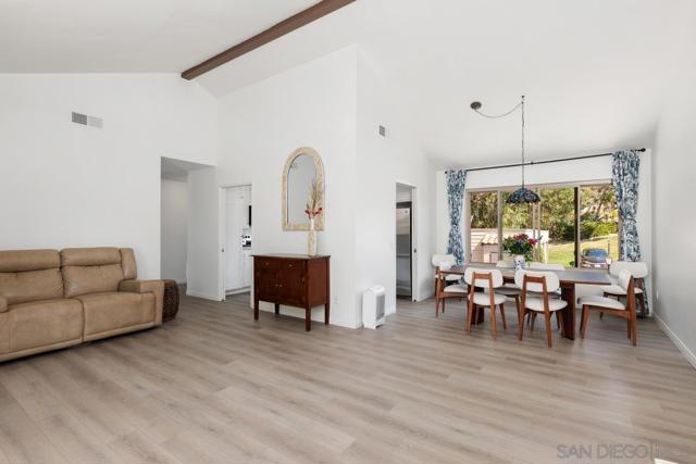 13046 Paseo del Verano, San Diego CA: https://media.crmls.org/mediaz/ef185eb5-2f15-4e30-ac71-4ffac10011a7.jpg