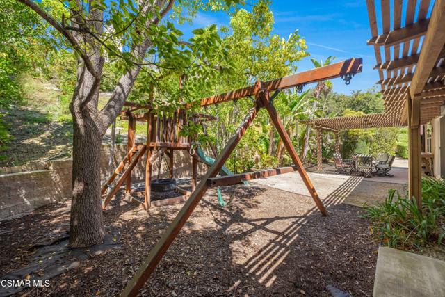 3249 Springbrook Street, Thousand Oaks CA: https://media.crmls.org/mediaz/ef1881c1-c5e8-47d3-ba55-870647d314c1.jpg