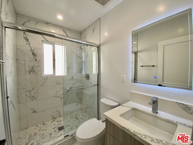 3207 W 3rd Street, Los Angeles CA: https://media.crmls.org/mediaz/ef1924ad-1d8a-4745-bc22-135b437e9edc.jpg