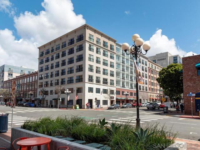 450 J St, San Diego CA: https://media.crmls.org/mediaz/ef196656-6b54-410a-b0af-71d606c2c1ff.jpg
