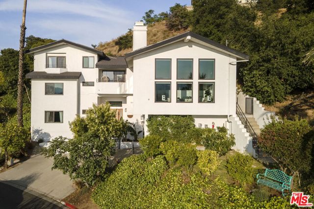 1320 Romulus Drive, Glendale CA: https://media.crmls.org/mediaz/ef19b975-1876-4833-a845-5ad190517f6d.jpg