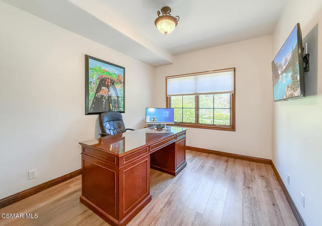 2317 Sierra Creek Road, Agoura Hills CA: https://media.crmls.org/mediaz/ef1a0184-014d-46dc-8b6d-b7cf3a638329.jpg